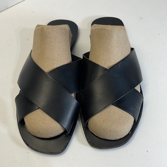 Seychelles Shoes - Seychelles black leather crisscross sandals. Made in Italy.